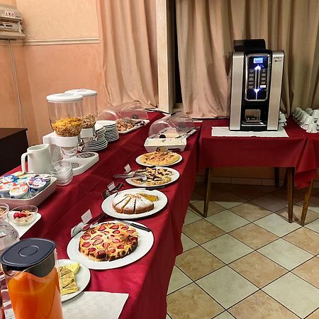 Hotel Carol 切塞纳蒂科 外观 照片